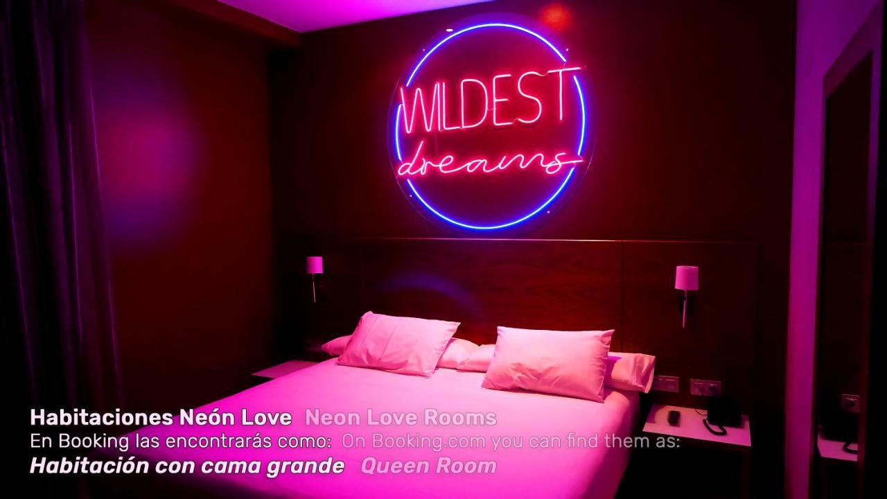فندق جران بالباو بلباو المظهر الخارجي الصورة Neon Love Rooms