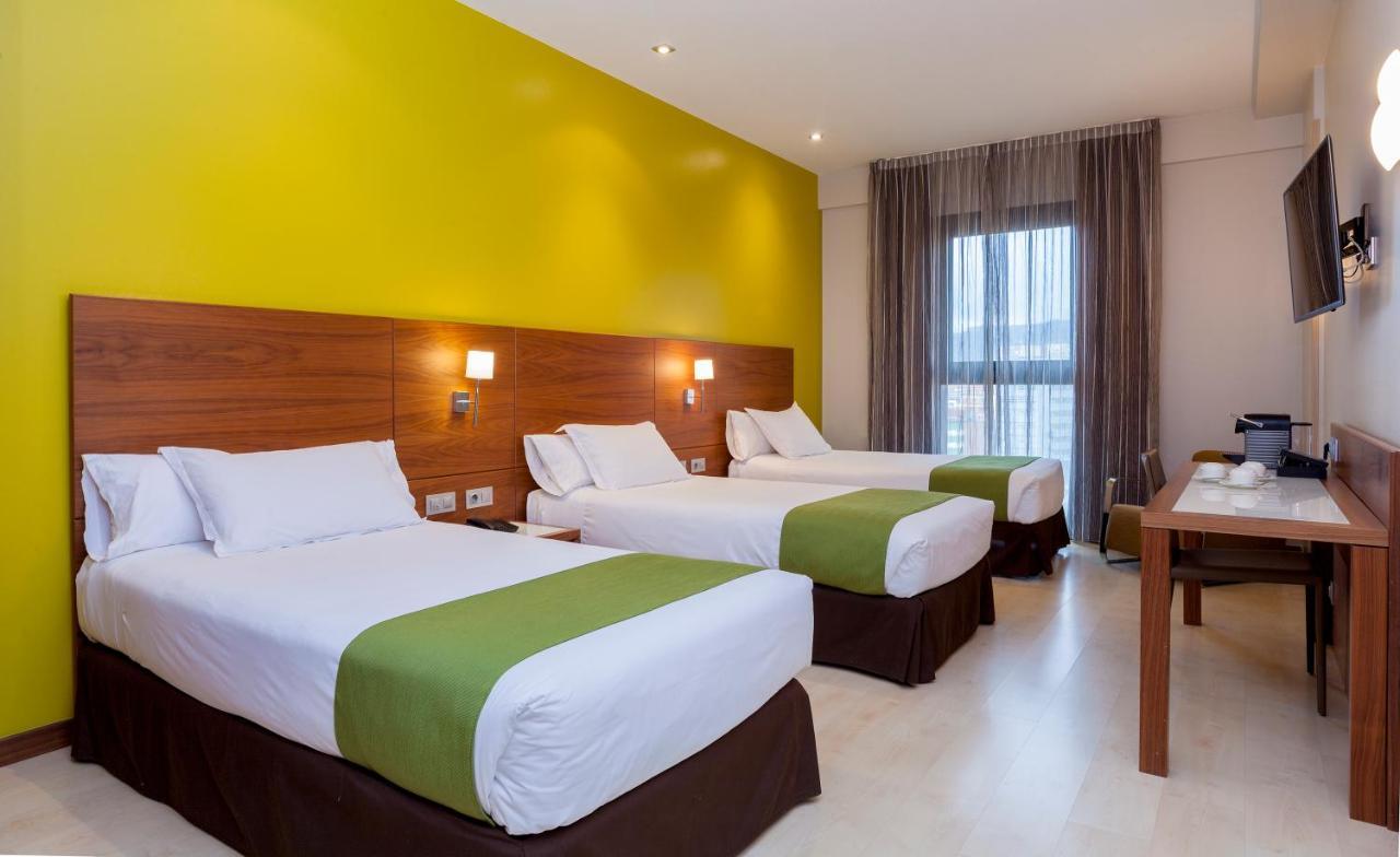 فندق جران بالباو بلباو الغرفة الصورة Room at a hotel in Madrid, Spain